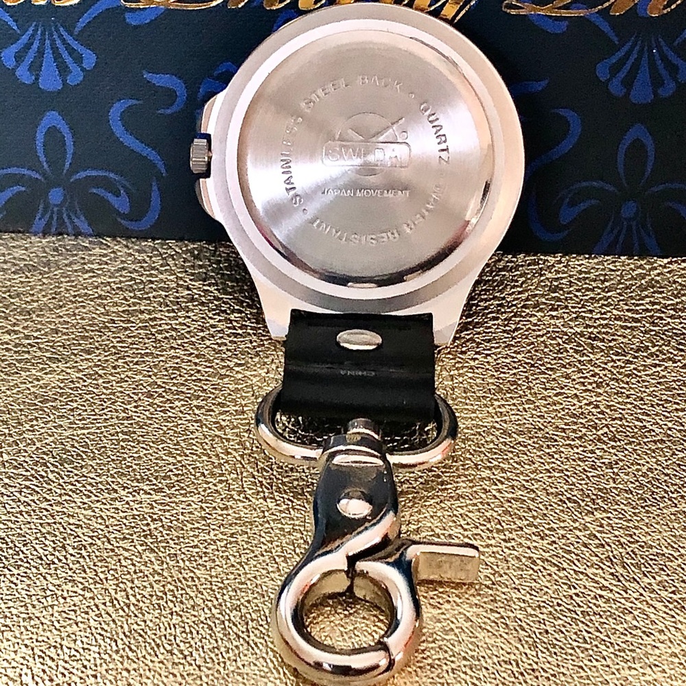 ⭐️💲SOLD💲⭐️ RARE ⭐️ DISNEY ⭐️ Club 33 Pocket Watch - Picture 10 of 16